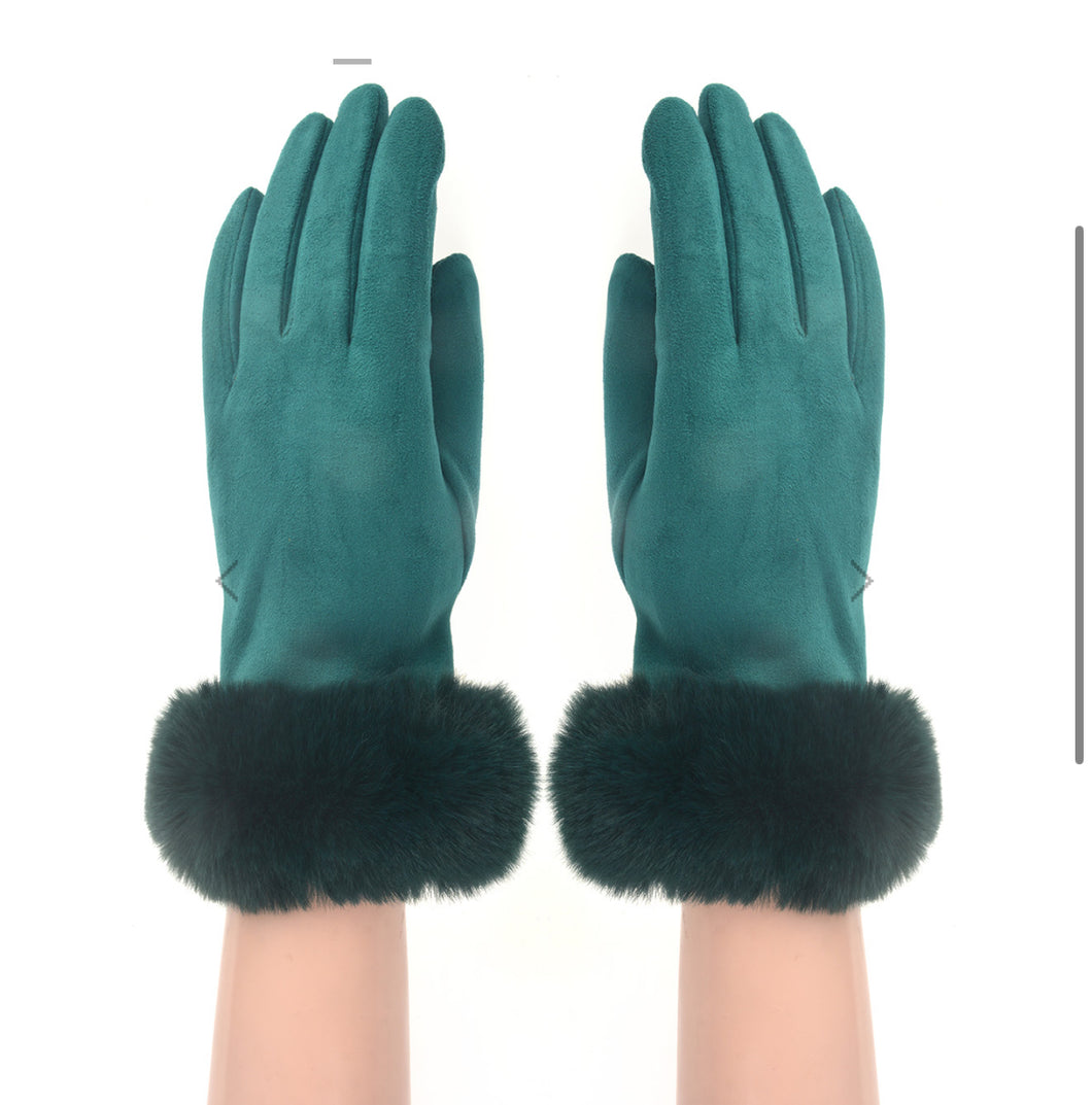 Green faux fur trimmed gloves